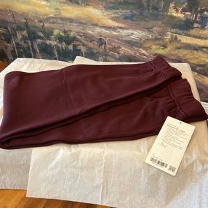 BNWT Lululemon Relaxed High Rise Jogger